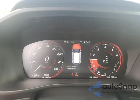 2021 Volvo Xc40 T5 R-Design z USA, uszkodzony, nr VIN YV4162UM4M2432870